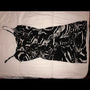 Printed black and white dress